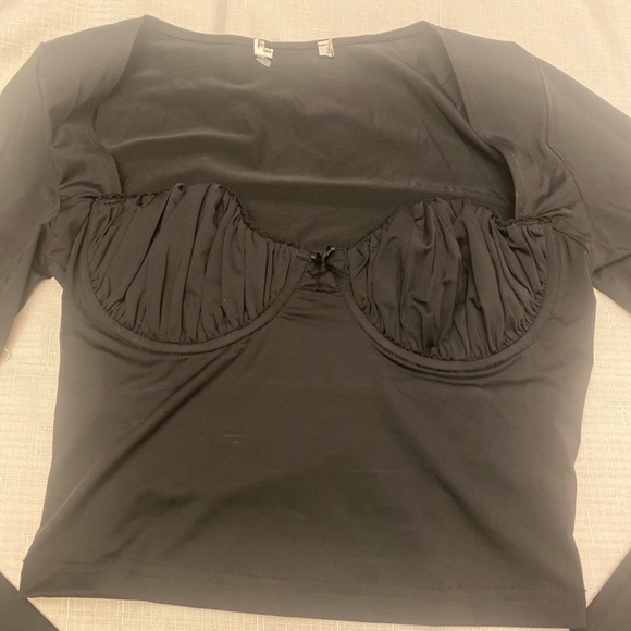 Princess Polly Black Fitted Long Sleeve Crop top - Picture 2 of 9